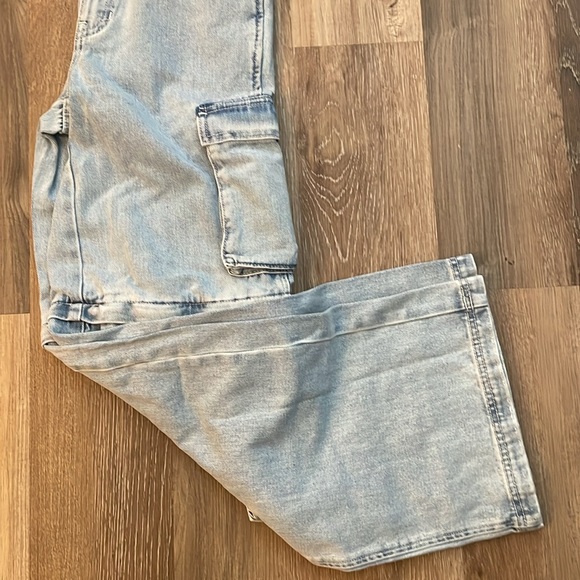 NWT PacSun Light Blue Zip Off Low Rise Puddle Jeans - Picture 10 of 16